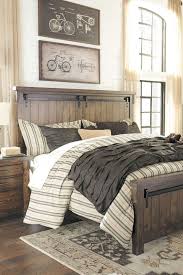 The Lakeleigh 5 Piece Bedroom Set By Ashley Furniture Combines Rustic Style And Urban Indus In 2020 Rustic Bedroom Furniture Home Decor Bedroom Farmhouse Bedroom Decor