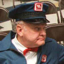 Best known for his role as arthur carlson of wkrp in cincinnati, alexander gordon jump launched his career in broadcasting in kansas.born in april 1, 1932 and a native of centerville, ohio, jump arrived on post at fort riley, kansas, in 1951. Gordon Jump Celebrity Death Obituaries At Tributes Com