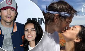 Feb 14, 2020 · ashton kutcher net worth: Ashton Kutcher Shares Sweet Snap Kissing Wife Mila Kunis Ahead Of The Tonight Show Interview Daily Mail Online