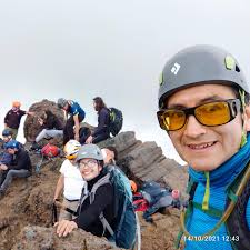 RUMIÑAHUI CENTRAL Y TERMAS DE LOS ILINIZAS Fecha de salida: 14/10/2021  Integrantes: David Rubio Nathaly Codena Johana Guayasamín Cecilia Gavidia  Oswaldo Palma (Jefe de salida) Nos reunimos a las 6:15 en la