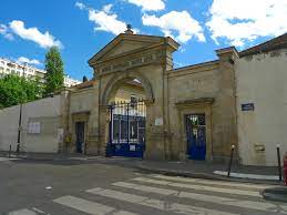 Toulouse dans le quartier de st étienne à 5 minutes à pied du métro carmes, dans un beau bâtiment de 1900, lucie calas de l'agence stéphane plaza immobilier. Centre Hospitalier Sainte Anne Soundlandscapes Blog