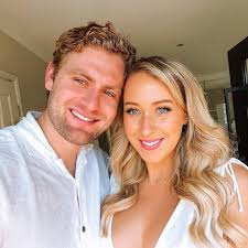 Ashley Jeanette Perry yeni bir...