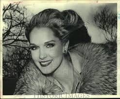 1977 Press Photo Model Diane deWitt