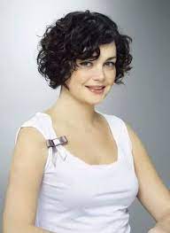 Frisuren Fur Locken Kurz Frisur Ideen Naturlocken Frisuren Haarschnitt Kurz Bob Frisur