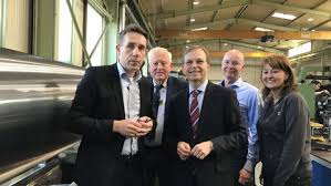 At aachen, he studied under the theoretical physicist arnold sommerfeld, who later claimed that his most important discovery was peter debye. Thomas Rachel Mdb Informiert Sich Uber Entwicklung Und Produkte Der Zukunft Bei Krafft Walzen In Duren Thomas Rachel Mdb
