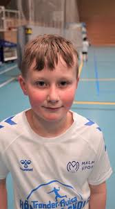 80 barn samlet seg i hallen: