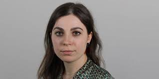 Citywire Wealth Manager has hired a singer and piano player, who happens to  be a financial reporter with great potential too. Meet Caroline Hug  https://lnkd.in/emHxjFa9