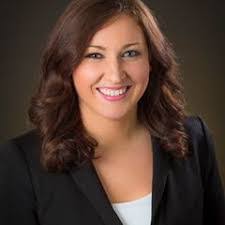 Kelly Lauer's Instagram, Twitter & Facebook