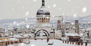 Există multe informații despre prognoza meteo care include condițiile meteorologice, presiunea atmosferică, umiditatea relativă, distanța de vizibilitate, precipitațiile în diferite unități, punctul de rouă, viteza și direcția vântului. Vremea Martie 2017 Cluj Nemo Expres Sibiu