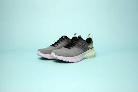 The mach 3 features a symmetrical bed of cushion without additional prescriptive technologies. The Hoka One One Mach 3 Is A Lightweight Shoe For 10k To Half Marathons