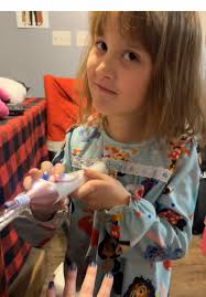 Sarah Imitating Nail Tech