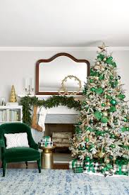 Create the perfect christmas at deck your halls with festive indoor décor including unique holiday accents, beautiful nativity sets. Pretty Christmas Living Rooms Better Homes Gardens