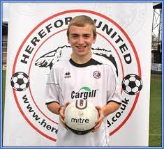 O west ham united football club é um clube de futebol inglês baseado em east end, na região leste de londres. Jarrod Bowen Childhood Story Plus Untold Biography Facts