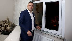 Şubat ayında sibel eraslan yazdığı kitabı emine erdoğan'a hediye edip birlikte çekilen karelerini twitterdan. Son Dakika Haberi Gazeteci Cem Kucuk Un Evine Silahli Saldiri Sayfa 4 Son Dakika Haberler