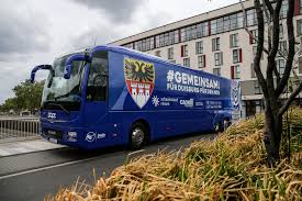 Wegen der zuvor gezeigten leistungen war bei uns aber auch nach dem gegentor weiterhin das selbstvertrauen spürbar. Zebratv Seltener Einblick In Den Mannschaftsbus Msv Duisburg