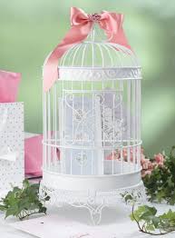 There were plenty of birds and sometimes deer came which us kids thought was amazing. Using Bird Cages For Decor 66 Beautiful Ideas Digsdigs