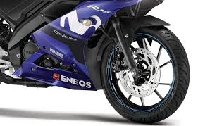 With liquid cooled, sohc and four valve engine, it can produce maximum power 19.04 bhp @ 10000 rpm along with 14.7 nm @ 8500 rpm maximum torque. Yamaha R15 V3 0 Motogp Edition Launched In India