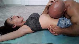 Tony licks the belly of this big tit beauty until she orgasms - XNXX.COM
