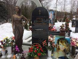 На самом деле очень красиво оформлено. Kak Najti Mogilu Zhanny Friski