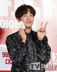 It was first aired on july 11, 2010. Running Man çœ‹ä¸åˆ°èƒŒå›é•¿é¢ˆé¹¿äº† æŽå…‰æ´™ç¡®å®šä¸‹è½¦ 5æœˆæœ€ç»ˆå½•å½± Ksd éŸ©æ˜Ÿç½' ç»¼è‰º