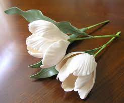 Gum Paste Large Cream Tulips Edible Cake Topper And Cupcake Etsy Edible Cake Toppers Gum Paste Flowers Cake Gum Paste