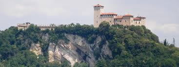 Situato ad una altezza di circa 193 metri s.l.m, il lago maggiore ha una superficie di queste sono alcune delle cose da vedere sul lago maggiore, ma ci sono tantissimi altre attrazioni da visitare e da provare. Cosa Vedere E Dove Dormire Ad Angera Sul Lago Maggiore