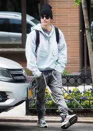 Wearing all one color is a fashion trick to look taller and leaner. The Mystery Deepens Around Justin Bieber S Proposed Tom Cruise Fight Vanity Fair