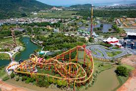 Beto carrero world is the biggest theme park in latin america located in penha brazil the park opened on december 28 1991 and is considered to be one of b. Santa Catarina 10 Motivos Para Conhecer O Beto Carrero World Viagem E Turismo