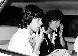 Ronnie wood — i got a feeling 03:21. Mick Jagger With Ronnie Wood 1960 Bygonely
