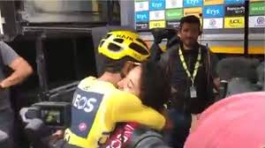 Egan bernal presentó a su nueva pareja. En Video El Emotivo Abrazo De Celebracion De Egan Con Su Novia Xiomara Guerrero
