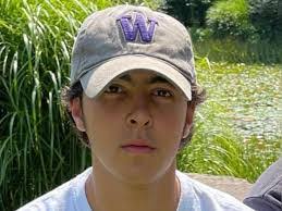 Mitchell Halpern's Instagram, Twitter & Facebook