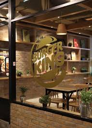Burger King S Fresh Start Opens Family Restaurant Restaurant Design Inspiration Restaurant Interior Design Restaurant Decor
