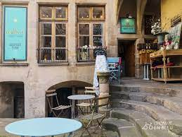 Check spelling or type a new query. Le Consulat Douceur De Vivre En Plein Centre Ville L Homme En Bleu