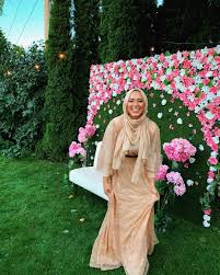 وقال عبدالرحمن ابو زهرة في برنامج «الستات ميعرفوش يكدبوا»، الذي يذاع على قناة «سي بي سي»: Ø®Ø·ÙˆØ¨Ø© Ø­ÙÙŠØ¯Ø© Ø¹Ø¨Ø¯ Ø§Ù„Ø±Ø­Ù…Ù† Ø£Ø¨Ùˆ Ø²Ù‡Ø±Ø© ØµÙˆØ± Ø§Ù„ÙÙ† Ø¬Ø±ÙŠØ¯Ø© Ø§Ù„Ø·Ø±ÙŠÙ‚