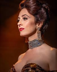 Duane Park nights. Costume by the brilliant @markgieringer 🖤 photo:  @smartleeshore #nightlife #nyc #supperclub #jazz #duanepark #duaneparknyc  #bowery #costume #corset #klimt