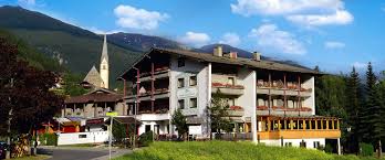 Hotelul crăiasca 3* a fost renovat și reclasificat la categoria de 3* în anul 2018. Hunguest Hotel Heiligenblut In Einem Der Schonsten Skigebiete Und Am Fusse Des Hochsten Bergs Osterreichs