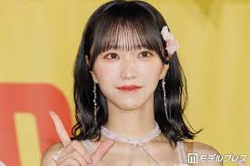 LOVE野口伊織、華やかシースルーワンピ姿披露「まるでお姫様」「似合ってる」生誕祭衣装をファン絶賛（モデルプレス）