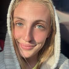 Carolyn Alderman's Instagram, Twitter & Facebook