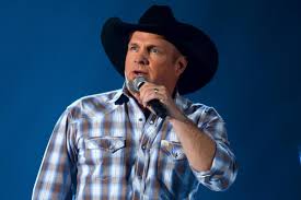 Garth Brooks Performs on Jay Leno's Last 'Tonight' Show