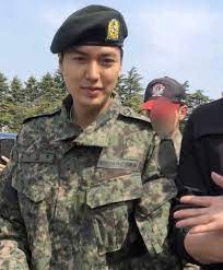 Recently, some photos, featuring lee min ho while he is carrying out his military duty, have been sharing on the online community. First Photos Of Lee Min Ho After Successfully Finishing His Military Training Koreaboo