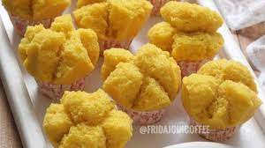 200 gram labu kuning kukus, 400 gram tepung beras, 40 gram gula pasir, 1/2 gram garam, 1/4 vanilla bubuk, 200 ml susu dan minyak untuk menggoreng. Resep Sederhana Kue Moho Labu Kuning Rasanya Enak Cocok Buat Camilan Herstory