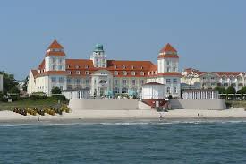 It is located between the beaches 49 and 54. Kurhaus Binz Wikipedia