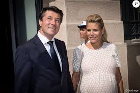 Samedi 12 novembre, à nice, christian estrosi s'est marié à la chroniqueuse de télématin laura tenoudji. Le Maire De Nice Christian Estrosi Sa Femme Laura Tenoudji Enceinte Le President De La Republique Est Recu Par L Hotel De Ville De Nice Pour Un Entretien Purepeople