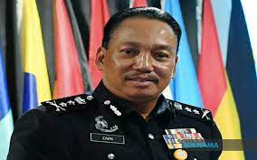 Ketua menteri sabah disandang oleh hajiji mohd noor dari parti peribumi bersatu malaysia iaitu salah satu komponen gabungan rakyat sabah (grs). Bernama Zaini Jass Dilantik Pesuruhjaya Polis Sabah Baharu