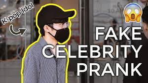 FAKE KPOP IDOL PRANK in public!! English CC (Korean Prank) - Bilibili