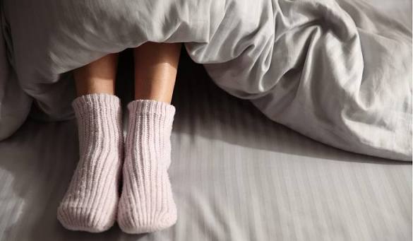 Thói quen đi tất khi ngủ của người Nhật trong mùa hạ - Cổng thông tin điện  tử Cục Thông tin, Thống kê