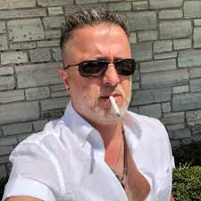 Art Vandelay (@GreenMonsterah)