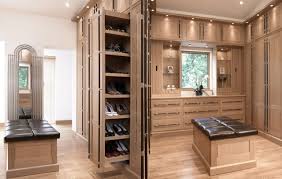 تصاميم غرف ملابس داخل غرف النوم حرفu