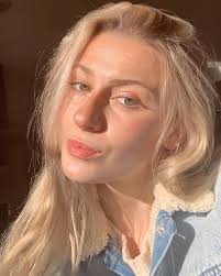 Emily Hourigan (@emily.hourigan23) • Instagram photos and videos