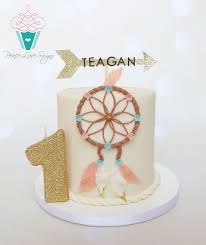 Pin By Sylvie Descas On Sophie Dream Catcher Cake Boho Cake Tribal Smash Cake